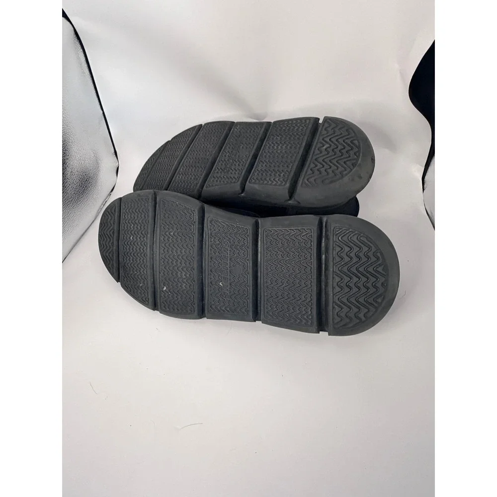 Skechers hands free